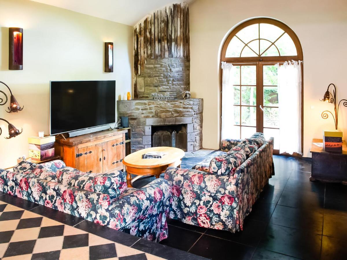 Nice Holiday Home In Nature With Sauna, Hot Tub En Swimming Pool ヴェルヴィエ 部屋 写真