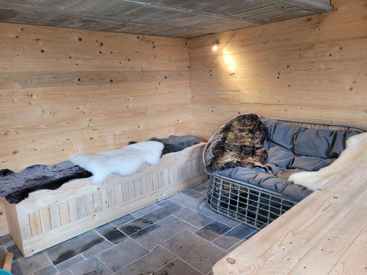 Nice Holiday Home In Nature With Sauna, Hot Tub En Swimming Pool ヴェルヴィエ エクステリア 写真